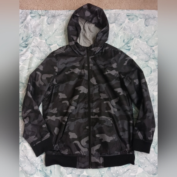 Boys size XL Old Navy Jacket. Black and Grey - Picture 1 of 3